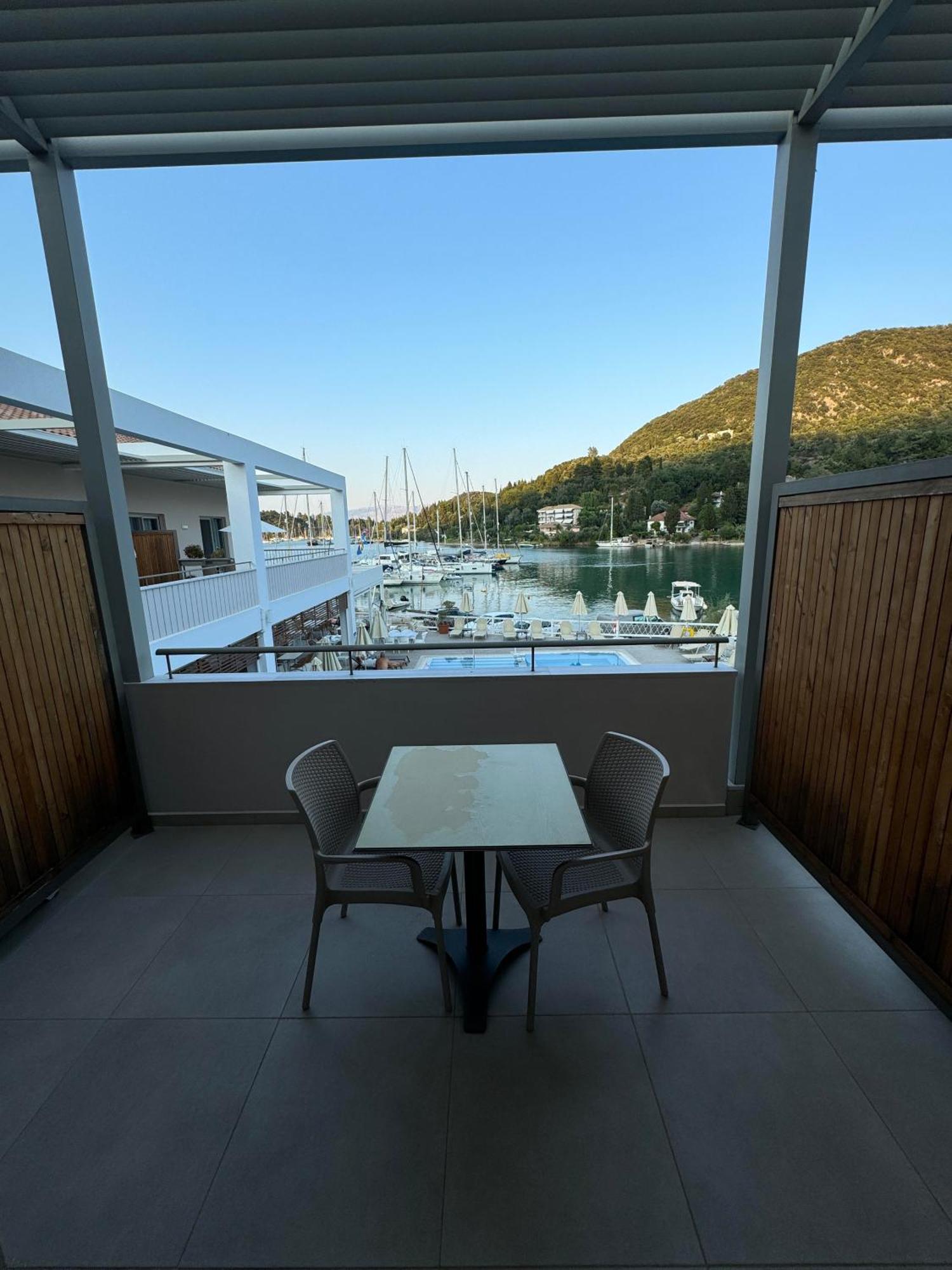 Iris Premium Aparthotel Νυδρί Εξωτερικό φωτογραφία